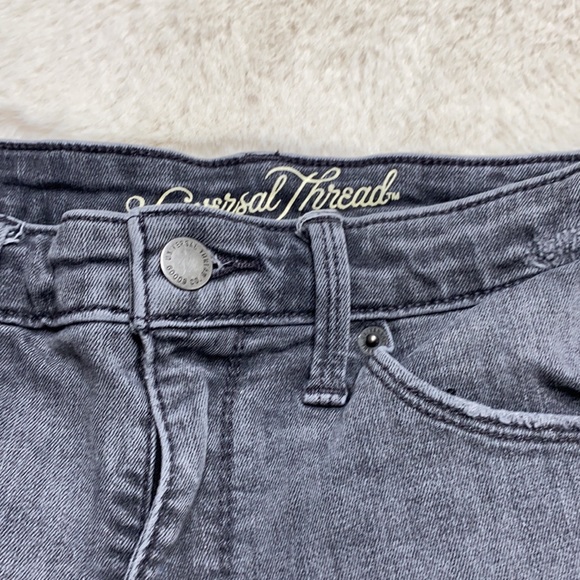 Universal thread High Rise Skinny Grey Ripped Jean - Picture 3 of 6